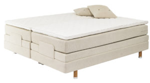 Sängen Saltö från Carpe diem är en justerbar säng. I denna ställbara säng kan du sova bekvämt.