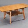 Ett soffbord med klaff från Bordbirger. Bordet heter Birdie och finns i följande färger: ek, svartbetsad ek, valnöt och vitpigmenterad ek. Soffbordet är svensktillverkat.