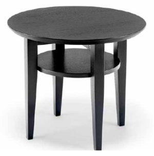 Ett soffbord som finns i flera olika storlekar och i färgerna oljad ek, vitbetsad ek, svartbetsad ek, vitoljad ek och vitlackad med skiva i oljad ek.