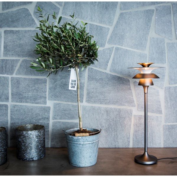 En bordslampa vid namn Picasso från Belid. Lampan finns även som taklampa, golvlampa, vägglampa och takkrona.