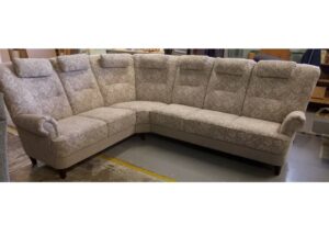Anita är en byggbar soffa från Ermatiko. Denna soffa är i öronlappsmodell och går att kombinera med fåtölj ur samma serie. Finns i både skinn och tyg.