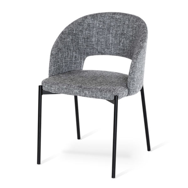 Gap är en stol med metallben i grått tyg. Finns även i svart sammet och orange sammet.
