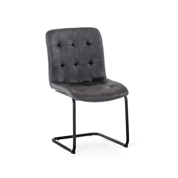 Fin stol från Torkelson. Frank är en stol med gung / svikt. Stolen är i konstläder med underrede i svart metall. Välj mellan svart, grått eller brunt konstläder.