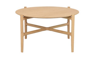 Fint modernt soffbord från Rowico som heter Holton. Detta soffbord finns som runt soffbord och ovalt soffbord. Du kan få soffbordet Holton i lackad ek eller svartlackad ek.