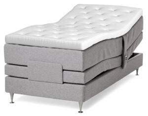 En svensktillverkad säng där du kan höja och sänka huvud och fotänden. Finns i flera olika tyger. Denna ställbara säng finns i medium eller fast.