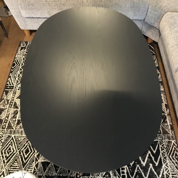 Ebba är ett soffbord med två hyllor. Detta soffbord är svensktillverkat. Finns i svartbetsad ek.