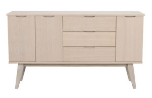Filippa Sideboard och vitrinskåp finns i 2 olika storlekar. Välj mellan ek, vitrpigmenterad ek och mörkbrun ek.