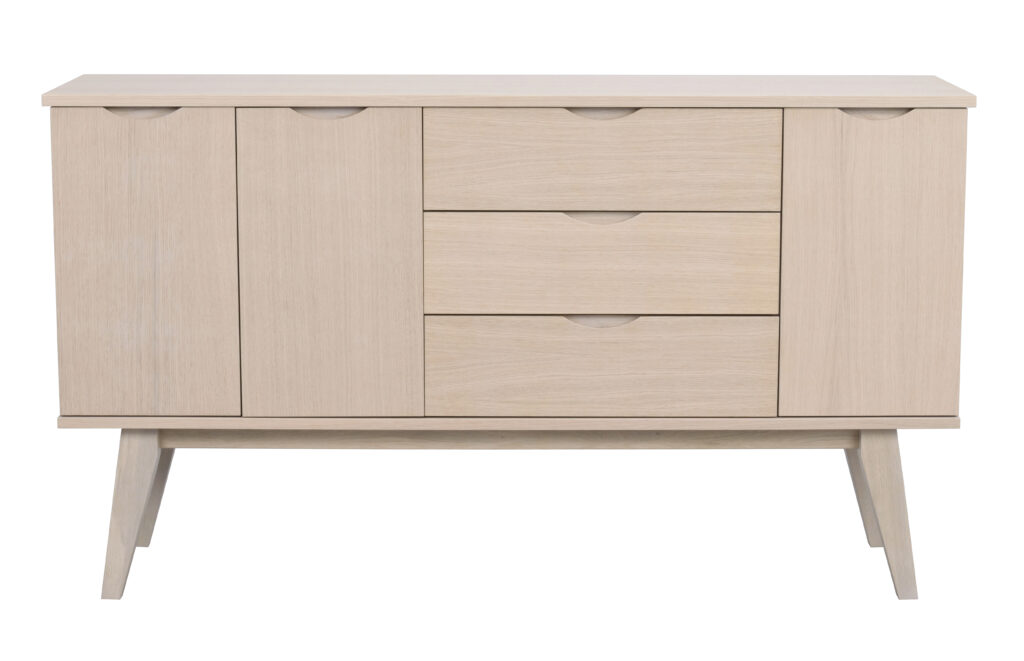 Filippa sideboard Filippa Sideboard och vitrinskåp finns i 2 olika storlekar. Välj mellan ek, vitrpigmenterad ek och mörkbrun ek.