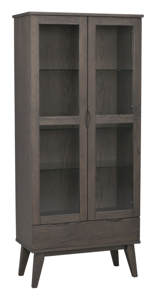 Vitrinskåp Filippa från Rowico Filippa Sideboard och vitrinskåp finns i 2 olika storlekar. Välj mellan ek, vitrpigmenterad ek och mörkbrun ek.